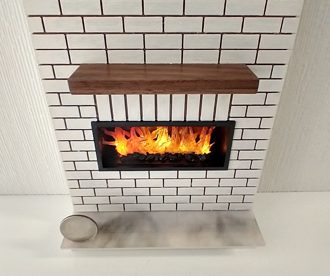 1:12 Dollhouse modern brick patterned fireplace with flickering insert slide switch battery opeated by two AAA batteries Free standing