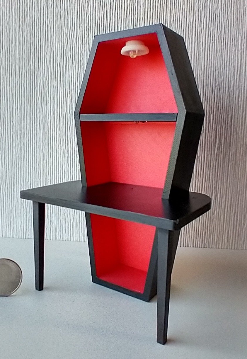 1:12 Dollhouse battery lighted coffin showcase with 3 LEDs and a built-in table