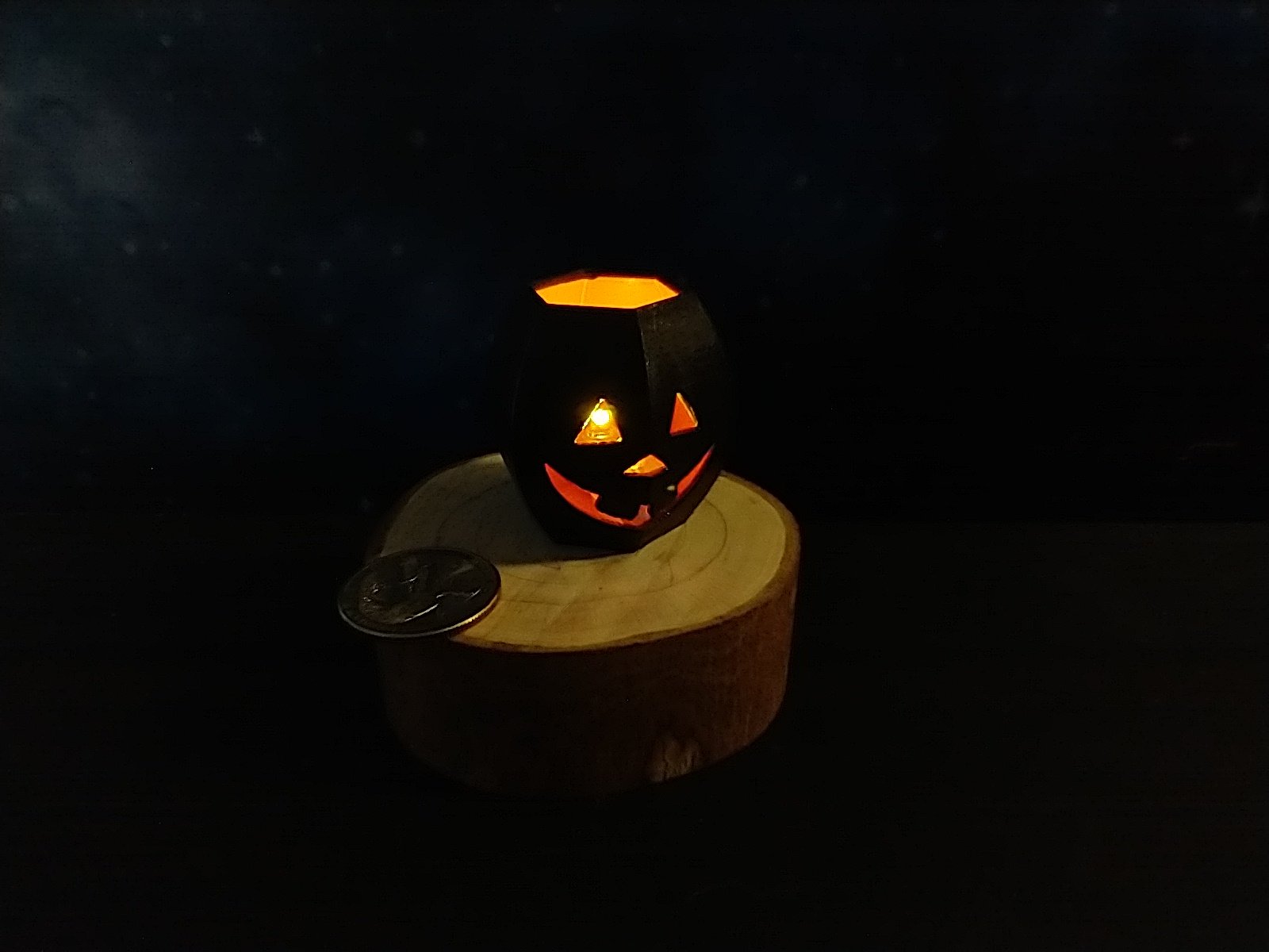 1:12 Dollhouse Halloween battery lighted faux metal lantern Jack o' lantern in modern style REF Medium & orange interior