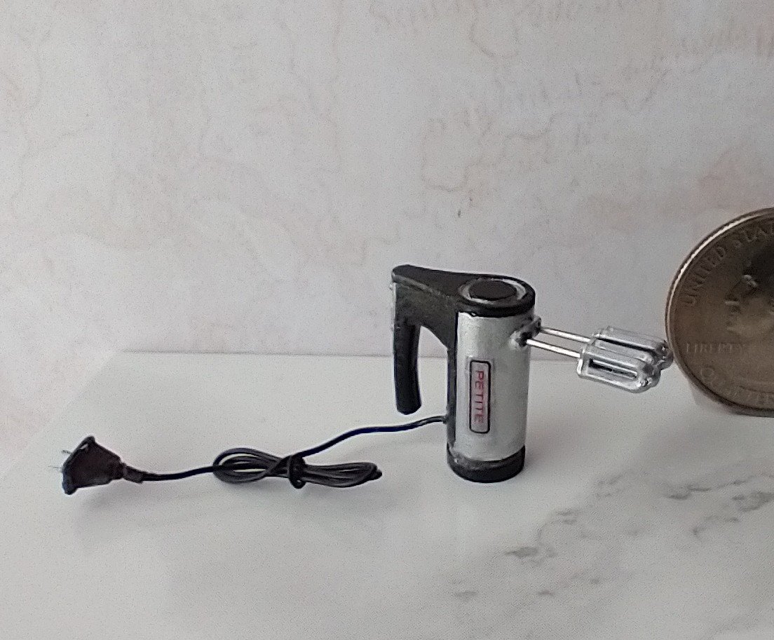 1:12 Dollhouse miniature hand mixer with power cord and plug REF Modern silver n black
