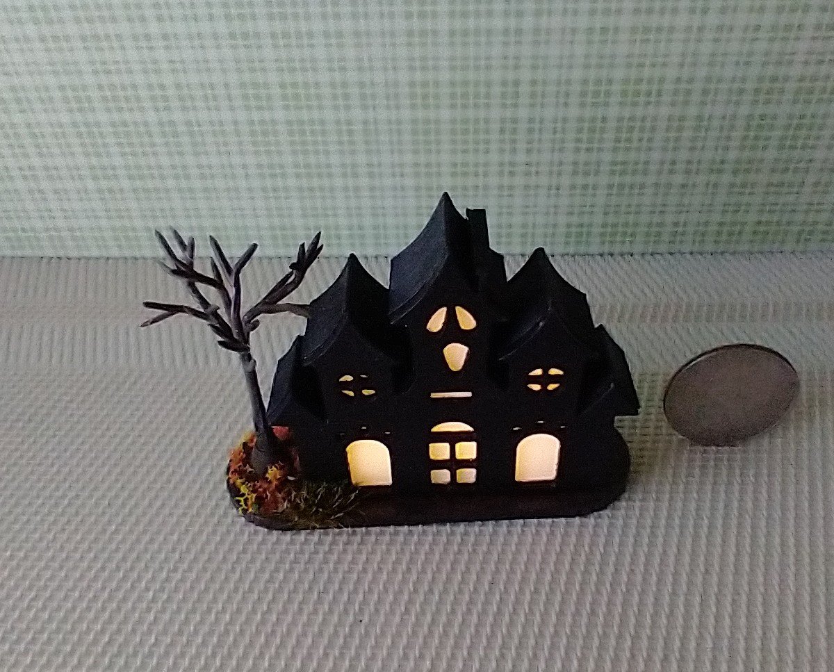 Miniature light up halloween haunted house with leafless tree Battery operated for 1-inch scale or play scale REF 3