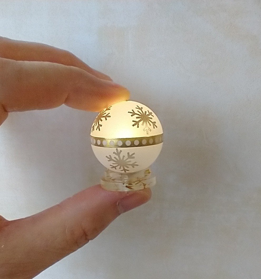 1:12 Dollhouse holiday light up globe ornament Free standing frosted globe Christmas ornament Battery operated holiday light REF Golden snowflakes