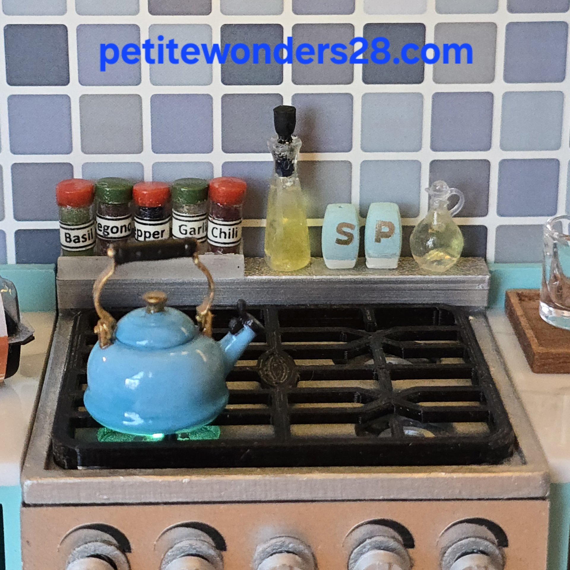 1:12 Dollhouse miniature stove top classic kettle REF