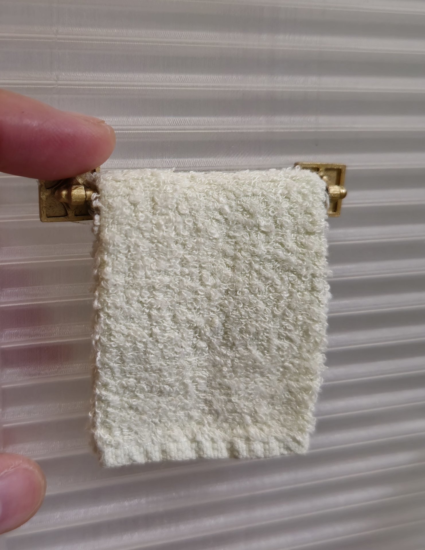1:12 Dollhouse mid-century style towel bar REF Breeze block 