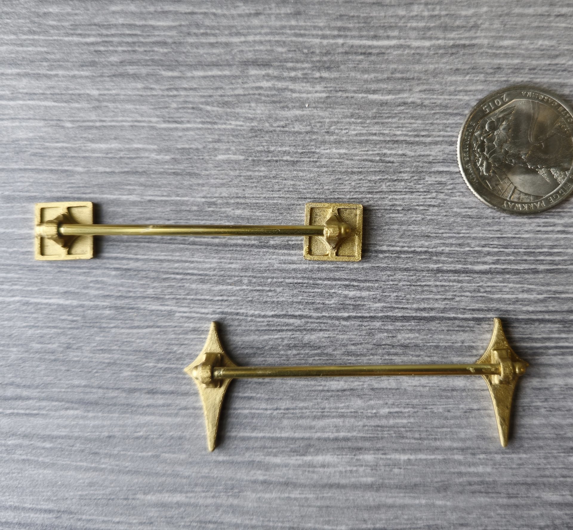 1:12 Dollhouse mid-century style towel bar REF Breeze block 