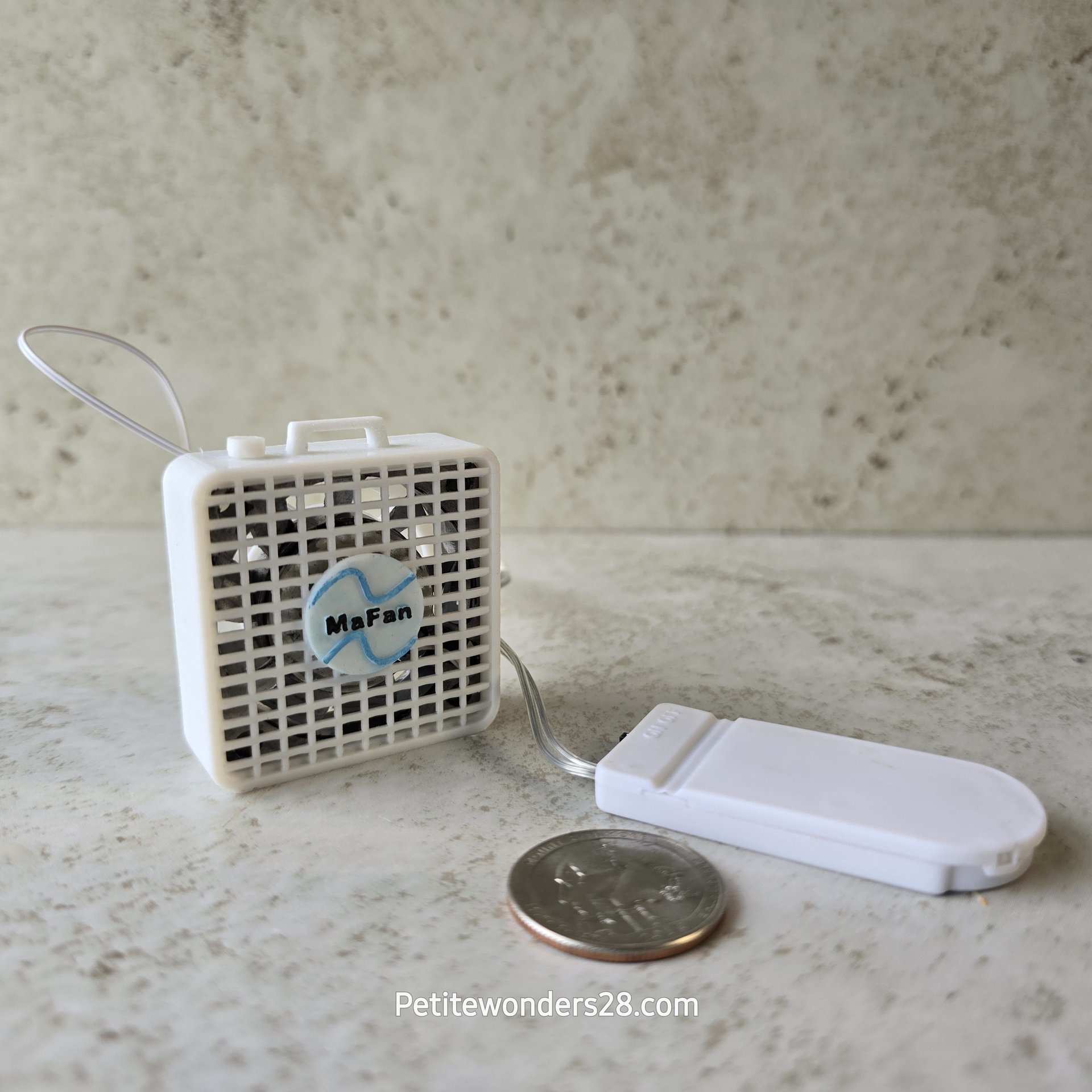 1:12 Dollhouse miniature box fan with real fan motor REF White