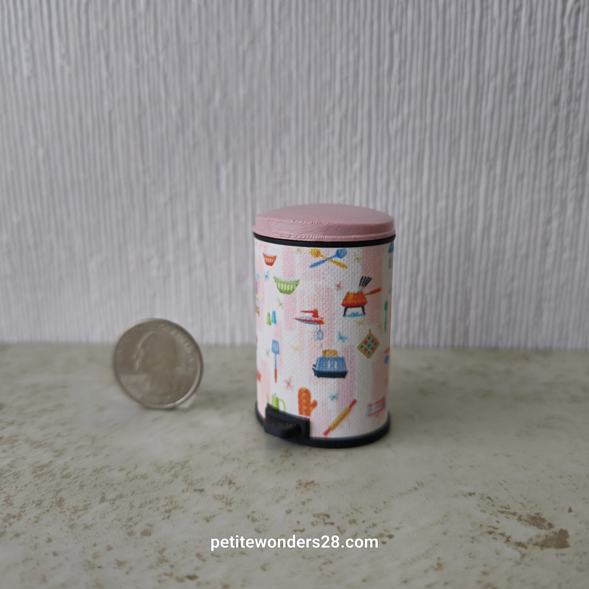 1:12 Dollhouse MCM-themed trash cans for kitchen with hinged lid Mid-century modern dollhouse accessory.  Price is for EACH