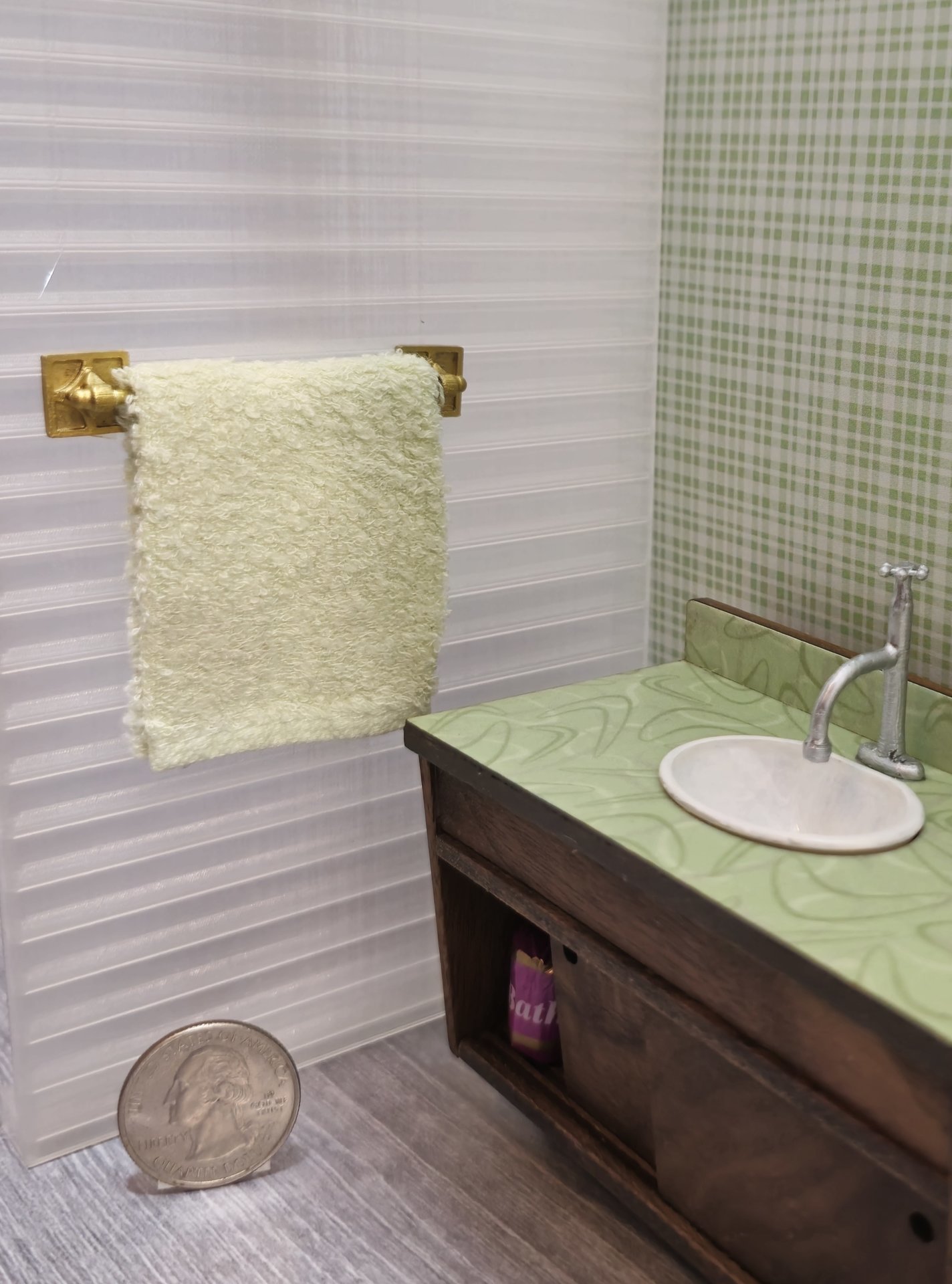 1:12 Dollhouse mid-century style towel bar REF Breeze block 