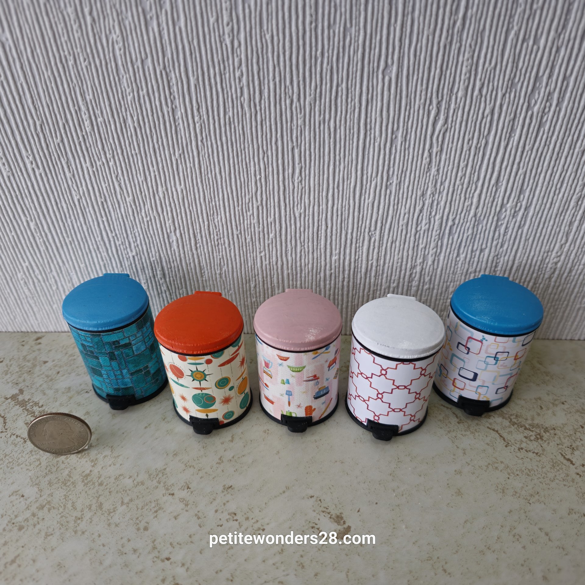 1:12 Dollhouse MCM-themed trash cans for kitchen with hinged lid Mid-century modern dollhouse accessory.  Price is for EACH