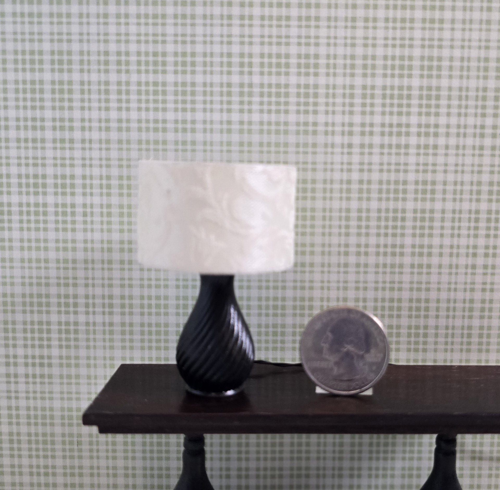 1:12 Dollhouse classic table lamp with a swirly textured vase Battery operated dollhouse lamp on external wires