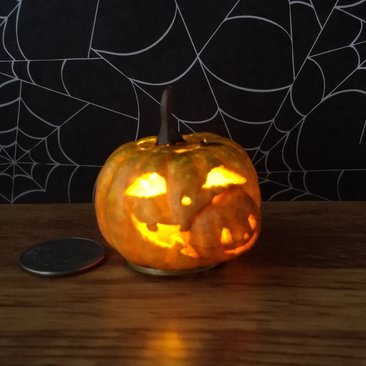 Battery operated miniature light up Jack-O-Lantern Pumpkin LED light for Halloween No external wires REF Mouth a baby