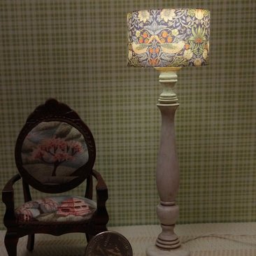 1:12 Dollhouse miniature classic floor lamp with drum shade and candlestick styled post Battery operated with external wires REF Birds n blue