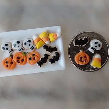 1:12 scale dollhouse assorted Halloween cookies set of 12 Decorative cookies