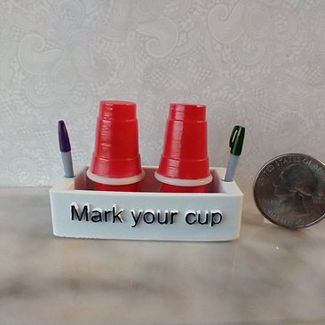 Play scale 1:6 or Barbie dollhouse party plastic cup and markers holder in white finish with two faux pens and four cups REF White