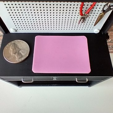 1:12 dollhouse miniature silicone mat for crafts - gluing pouring epoxy resin painting etc. Price is for ONE unit, REF Pink