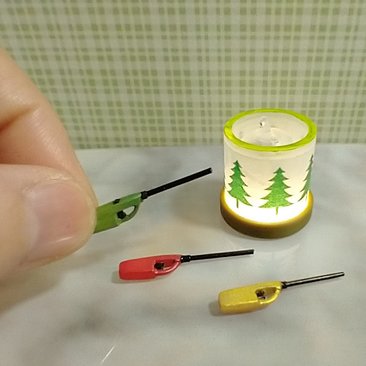 1:12 scale dollhouse holiday edition Candle lighter Click flame lighter NON-working Color options:red, green or golden Price is for EACH
