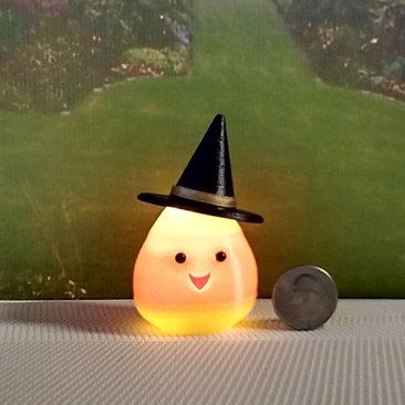 Dollhouse miniature lighted candy corn witch Battery operated Halloween decor for 1:12 or play scale REF Golden hat trim