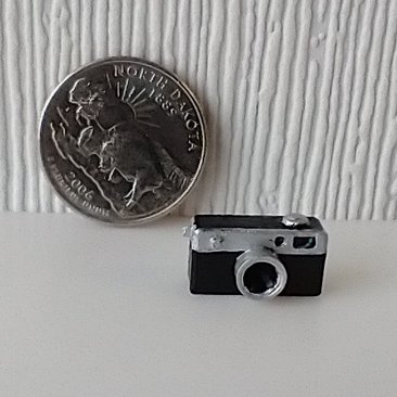 1:12 scale dollhouse retro style camera COLOR Black