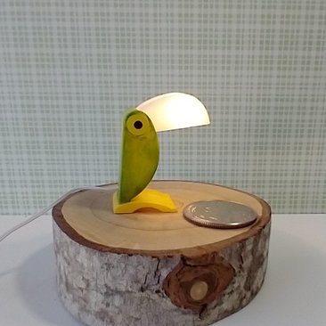 1:12 dollhouse MCM inspired toucan table lamp Battery operated bird lamp with external wires and switch REF Green bird