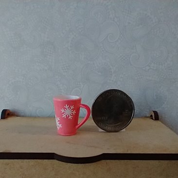 Play scale 1:6 or Barbie winter themed mug for 12-inch dolls REF Pink with white snowflakes