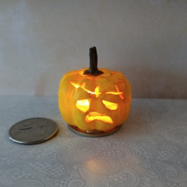 Battery operated miniature light up Jack-O-Lantern Pumpkin LED light for Halloween No external wires REF Stitched head
