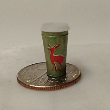 1:12 Dollhouse miniature holiday green tumbler with removable lid REF Green with red deer
