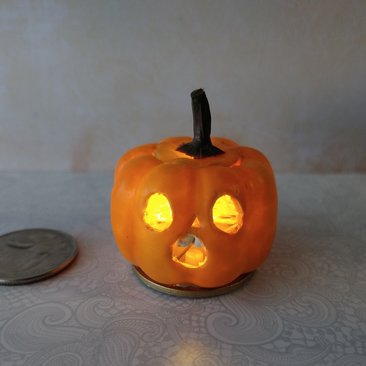 Battery operated miniature light up Jack-O-Lantern Pumpkin LED light for Halloween No external wires REF Bunny teeth