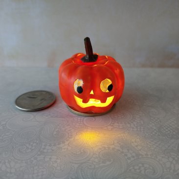 Battery operated miniature light up Jack-O-Lantern Pumpkin LED light for Halloween No external wires REF Black eyes