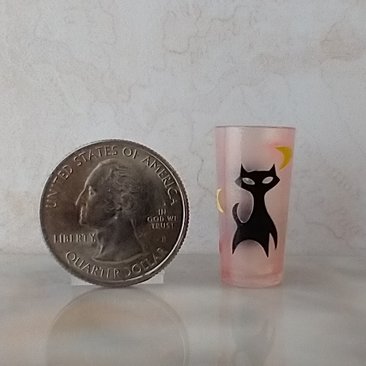 1:6 Play scale dollhouse miniature MCM themed tumbler with atomic cat and boomerang decals REF Pink
