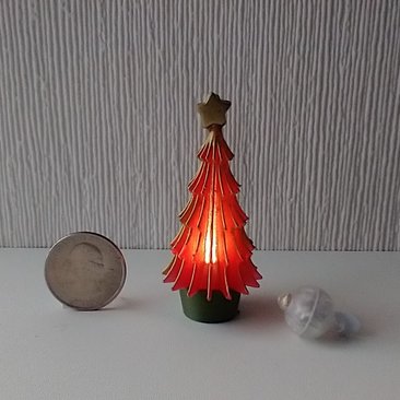 Dollhouse miniature light up Christmas tree Battery lighted Xmas tree with balloon LED bulb in a pot REF Red tree green pot