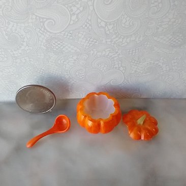 1:12 scale dollhouse pumpkin tureen with lid and ladle for Halloween Thanksgiving Decorative jar as centerpiece for fall decoration REF Orange