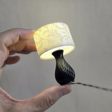 1:12 Dollhouse classic table lamp with a swirly textured vase Battery operated dollhouse lamp on external wires